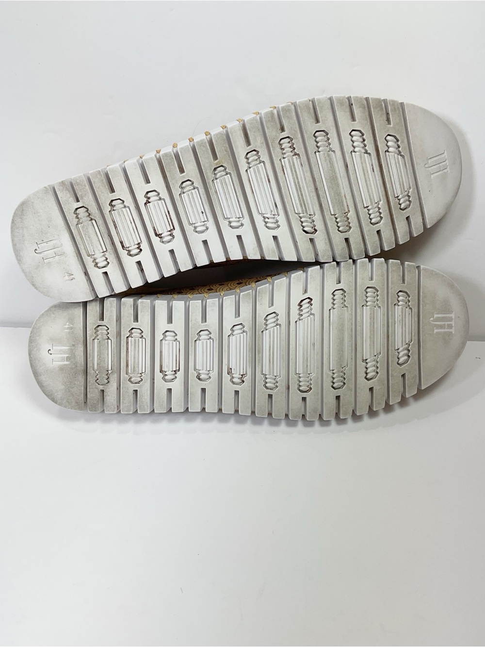 Isle Jacobsen Tulip Slip-On Perforated Casual Sneaker size 41 - Picture 8 of 10